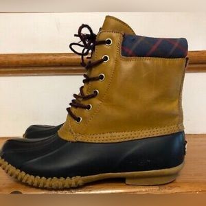 Duck boots